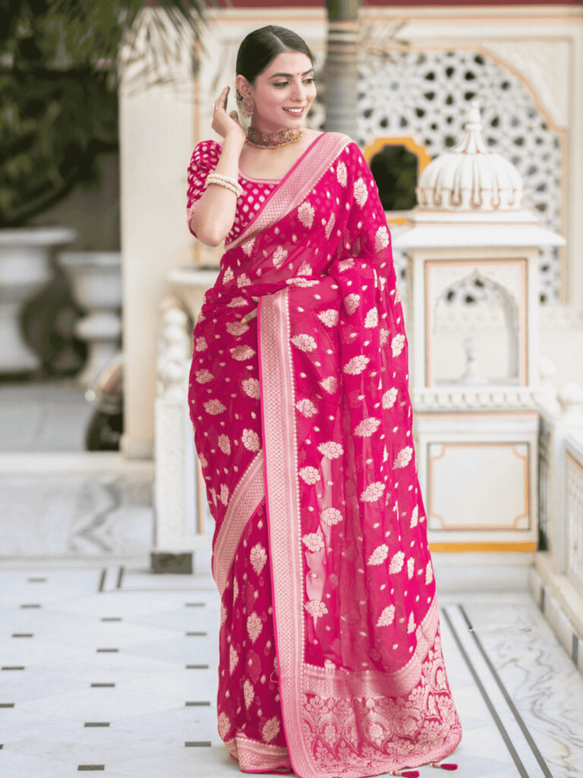 Queen Pink Splendor Georgette Saree with Banarasi Khaddi Patterns